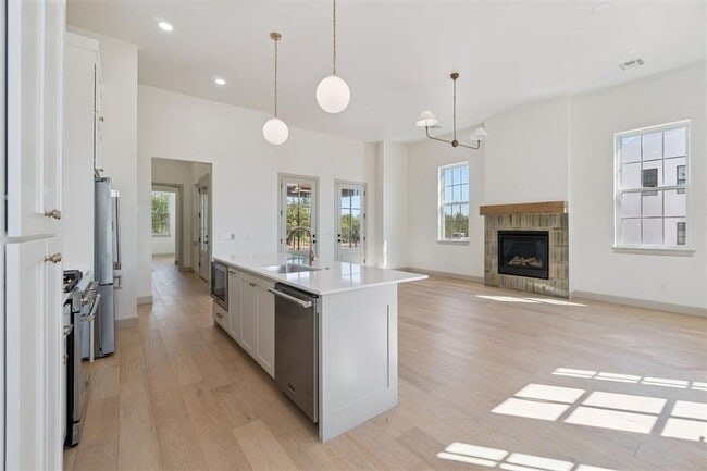 Building Photo - 18835 Selah Wy