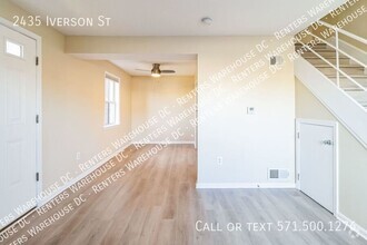 Building Photo - Move-in ready 2-level, 2Bd/1Bth end-of-row...