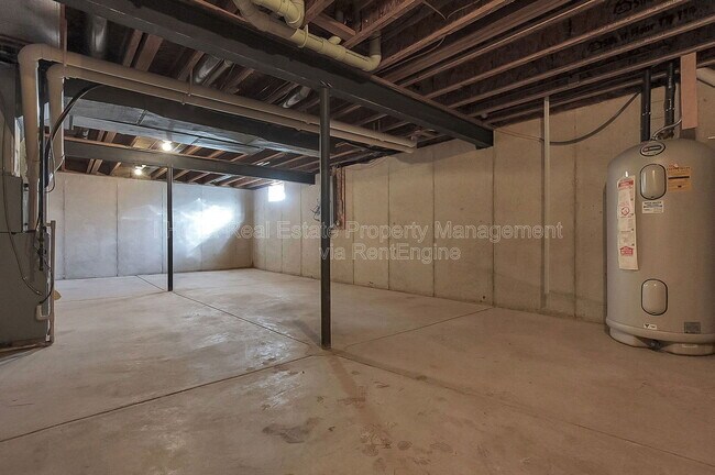 Building Photo - 9580 Mission Dr