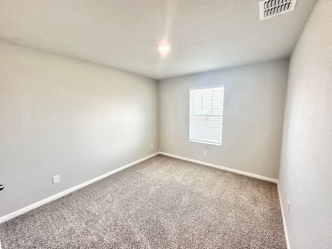 Building Photo - Luxury 2-Story, 4-Bed/ 2.5-Bath Duplex in ...