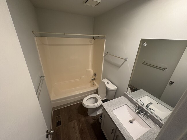 Building Photo - 381 Pearson Cir