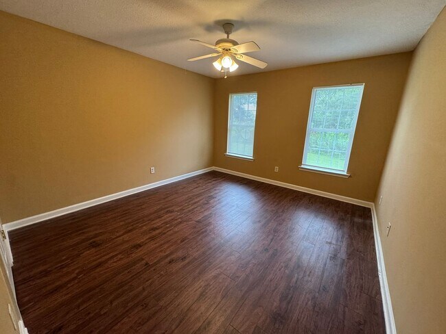 Building Photo - 605 Lancelot Ct