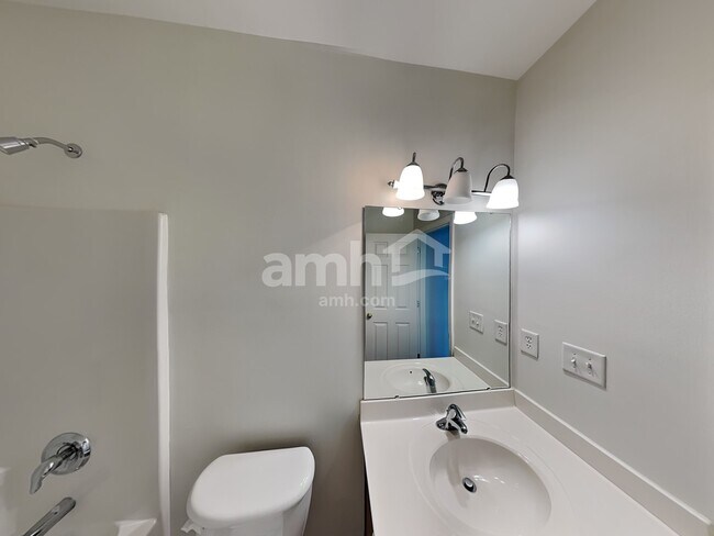 Building Photo - 13424 Planters Row Dr