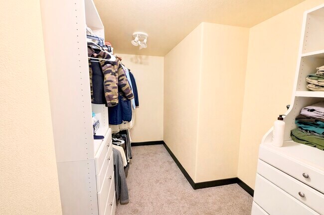 Building Photo - 730 Via Barquero