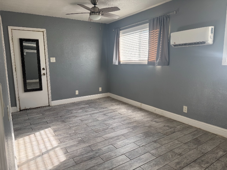 Building Photo - 1931 E F St