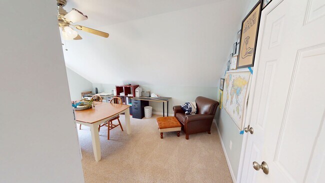 Building Photo - 5 Bedrooms with Golf Course Views in Carol...