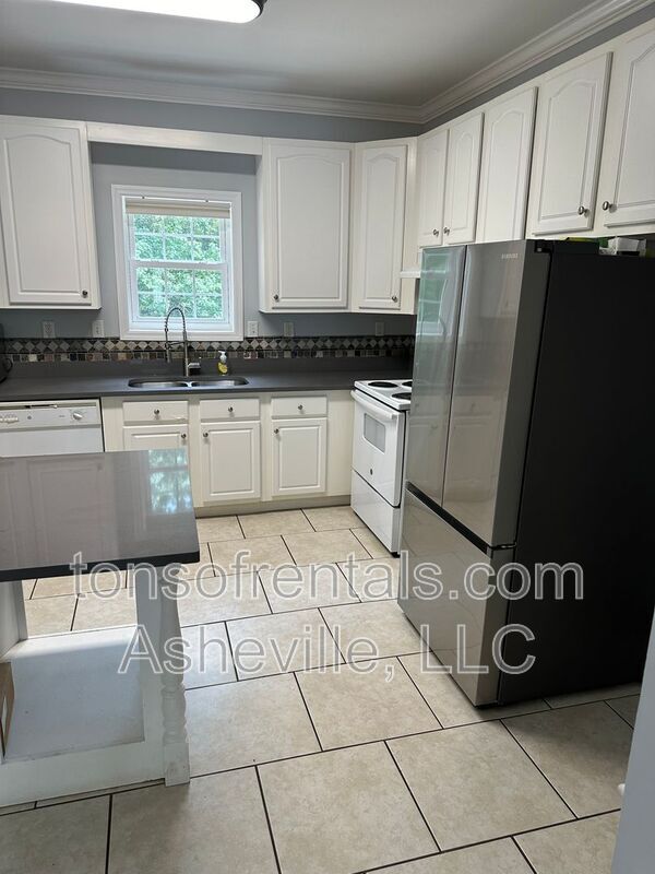 Building Photo - 33 Chapel Hill Church Rd