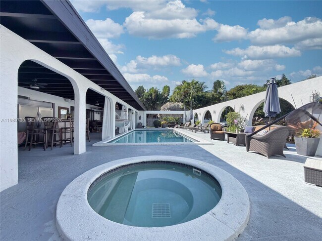 Building Photo - 7925 SW 124th St