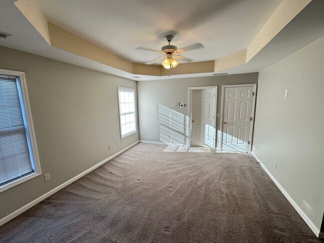 Building Photo - Beautiful 4 bed 3 Bath Home in Heart of Gr...