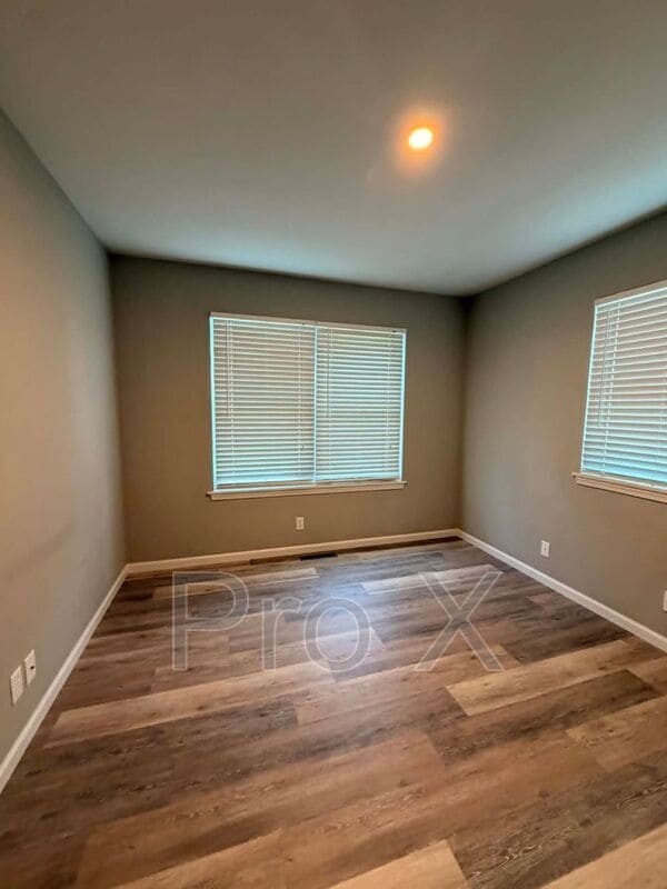 Building Photo - 2430 E Manitou St