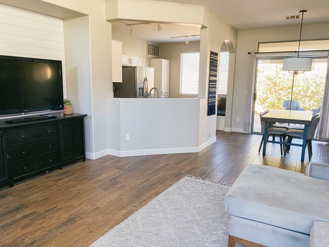 Building Photo - 14286 W Cora Ln