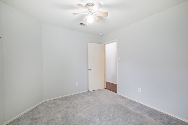 Building Photo - 16530 Peyton Ridge Cir