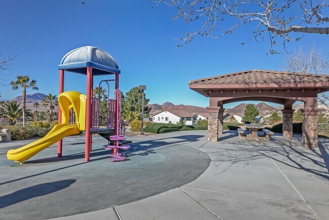 Building Photo - Luxury Living in Henderson's Tuscany: Spacious 4 Bedroom Home with Expansive Yard & More!