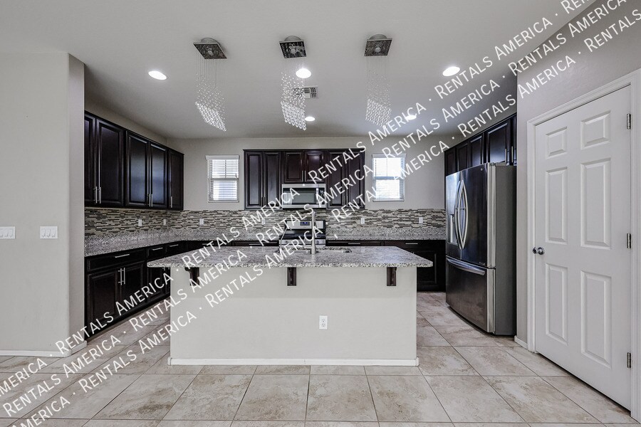 Building Photo - 270 N Scott Dr