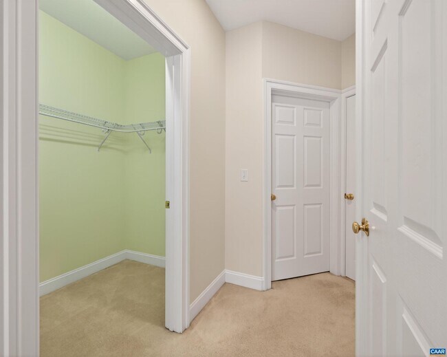 Building Photo - 949 Glenwood Station Ln
