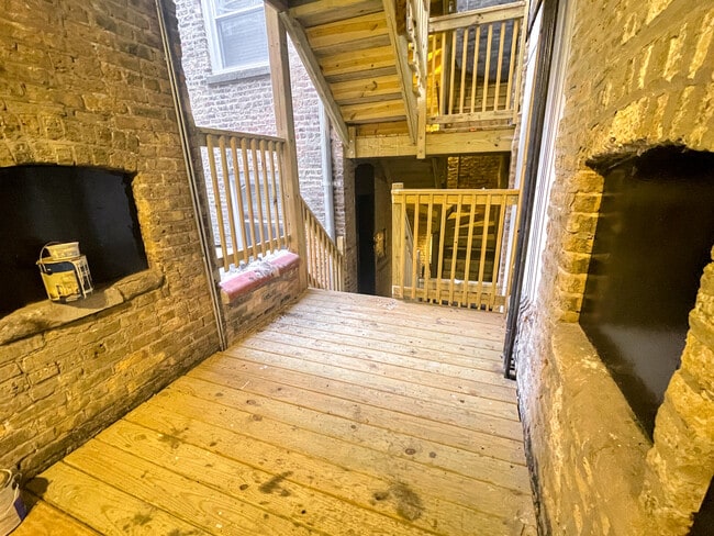 Building Photo - 3116 N Milwaukee Ave