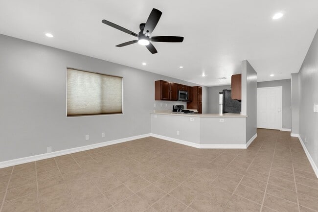 Building Photo - 7470 Margollini St