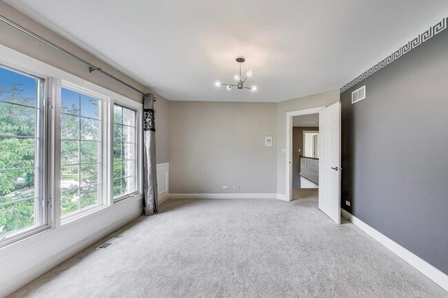 Building Photo - 107 W 59th St