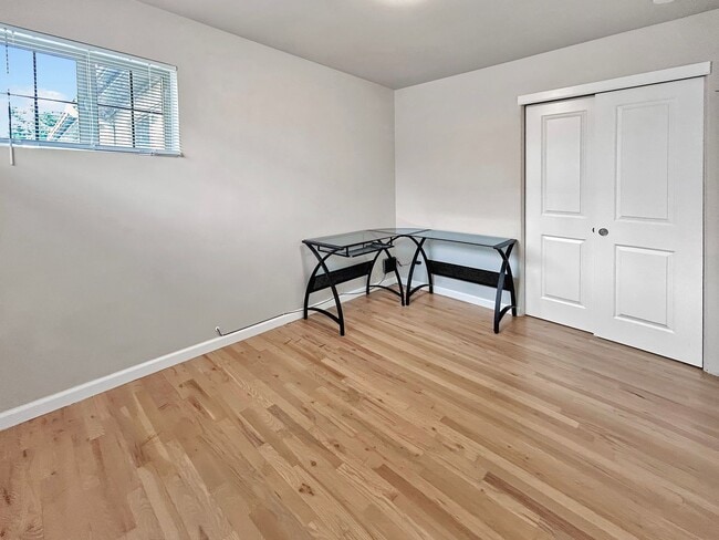 Building Photo - SLOAN'S LAKE: 2-BEDROOM 1 BATH WITH HIGH-END FINISHES