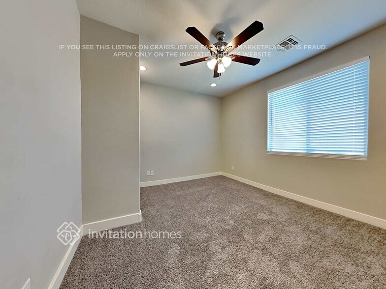 Building Photo - 16428 S 10th St