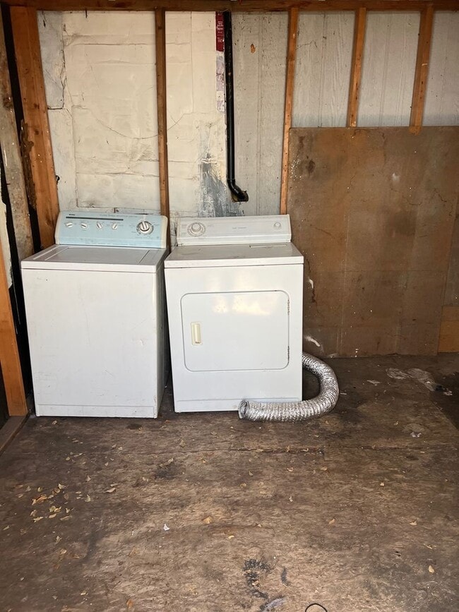 Building Photo - 815 Dameron Dr