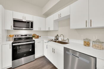 Building Photo - Welcome to Morrelli Apartments-2 MONTHS RENT FREE!