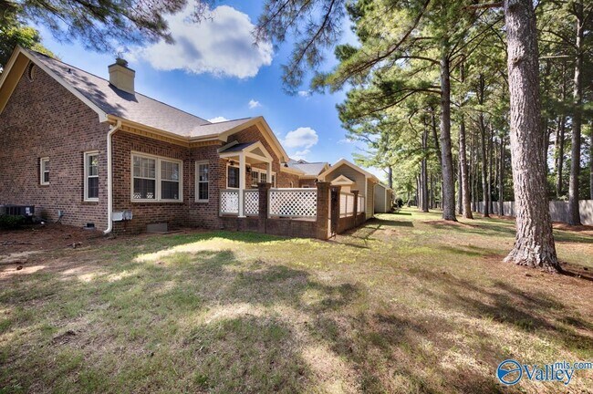 Building Photo - 324 Inverness Dr SW