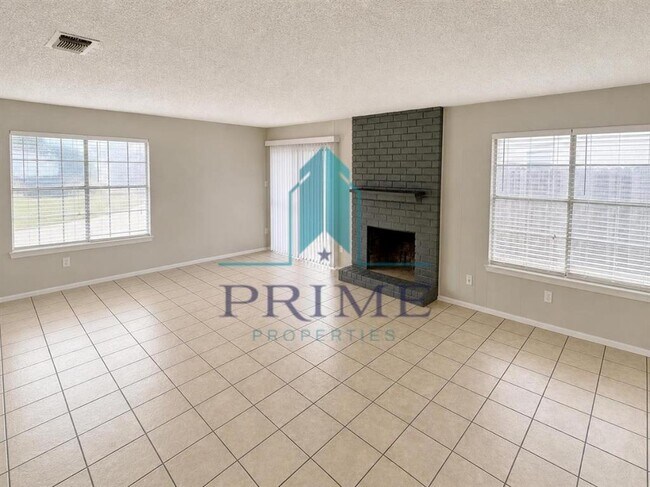 Building Photo - 9900 Randall Dr
