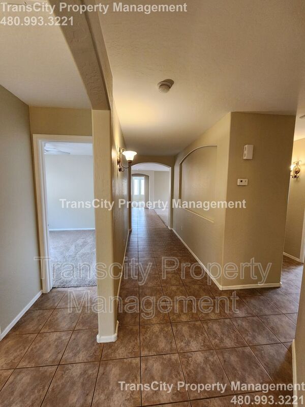 Building Photo - 4189 S Rim Rd