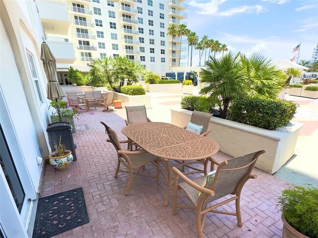 Building Photo - 1 Las Olas Cir