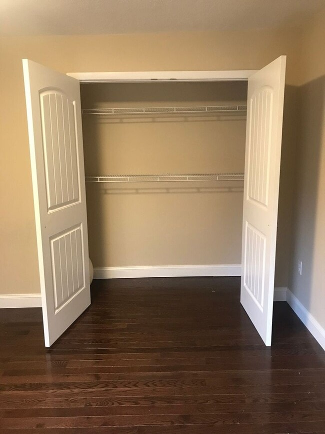 Building Photo - Absolutely Stunning Single Family in Bloomfield!