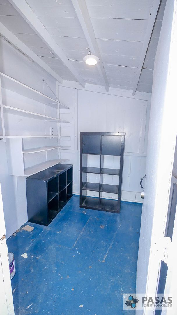 Building Photo - Beachside Living – Stylish 1BR with Washer...