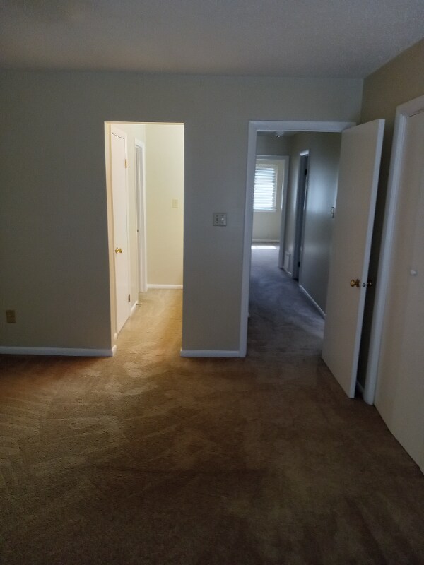 Building Photo - 3631 Chimney Creek Dr