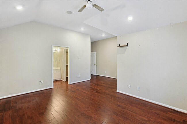 Building Photo - 1423 Meadow Lakes Dr