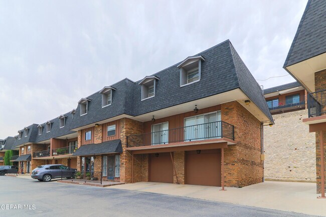 Building Photo - 4800 N Stanton St