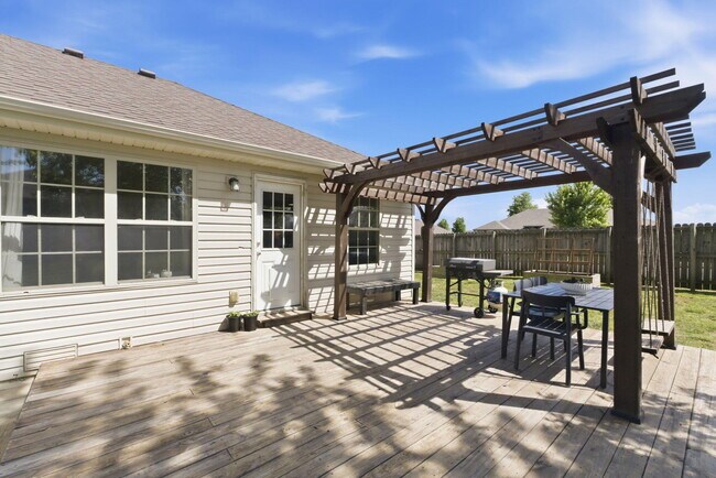 Building Photo - 1275 S Jaylin Ave