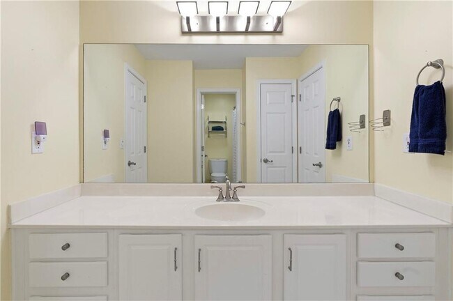 Building Photo - 374 Ivy Glen Cir