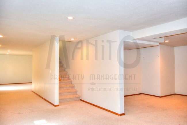 Building Photo - Sprawling Liberty Lake Home