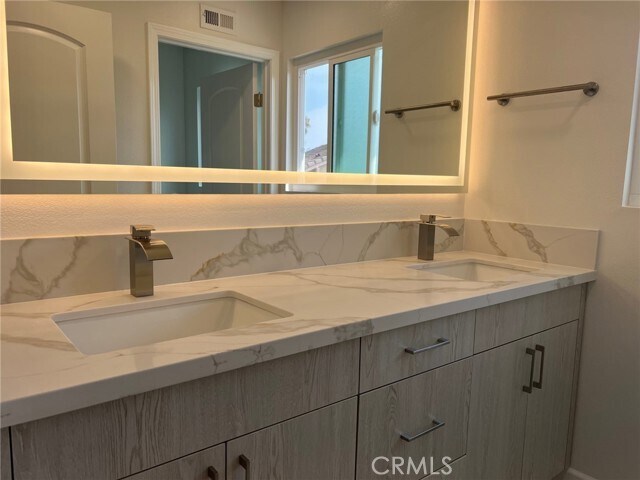 Building Photo - 907 Bolker Way