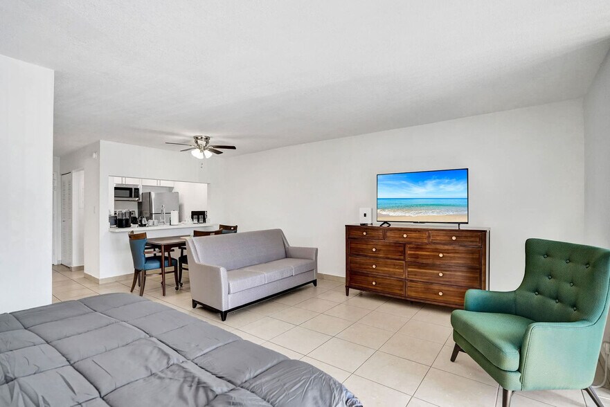 Building Photo - 777 NW 155th Ln