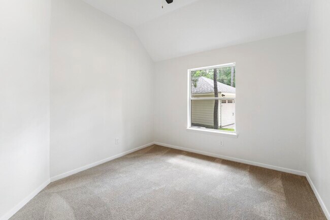 Building Photo - 54 Legend Mill Ct