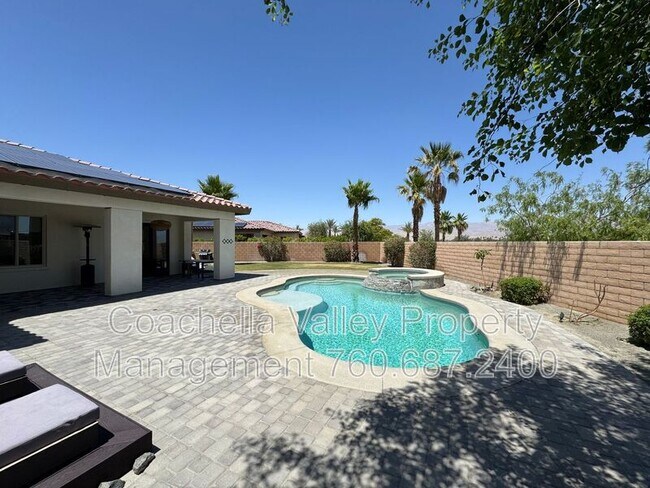 Building Photo - 74635 Tesla Dr
