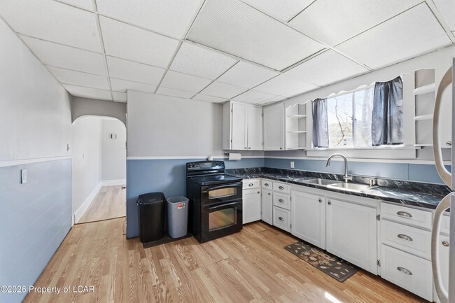 Building Photo - 175 Dundaff St