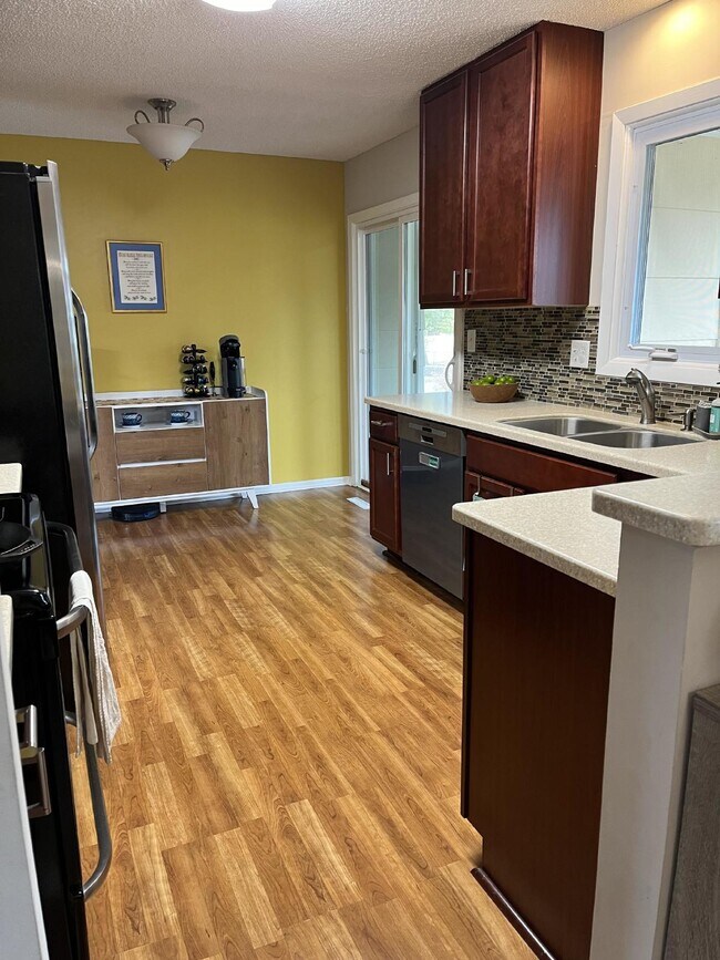 Building Photo - Gorgeous 4-Bed Home with Finished Basement...
