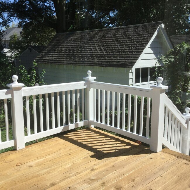 Building Photo - VERY NICE HOME IN EDGEMOOR SUBDIVISION