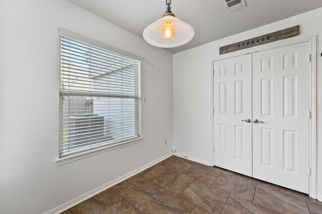 Building Photo - 17142 Kiowa River Ln