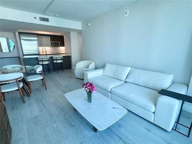 Building Photo - 500 Brickell Ave