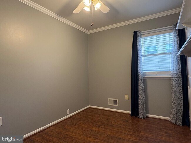 Building Photo - 12654 Valleywood Dr