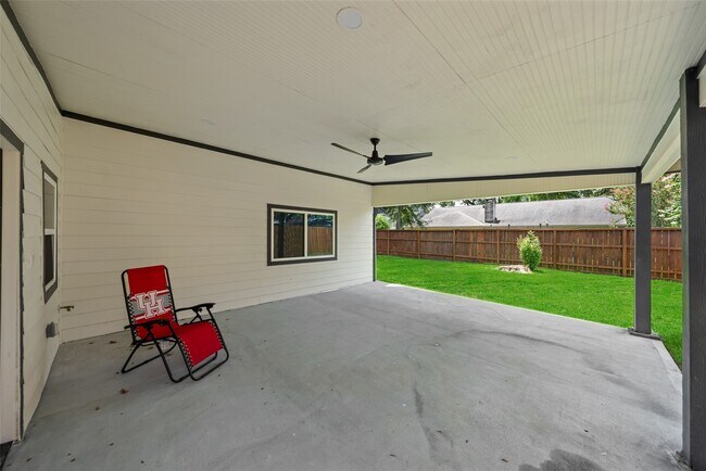Building Photo - 9323 Portal Dr