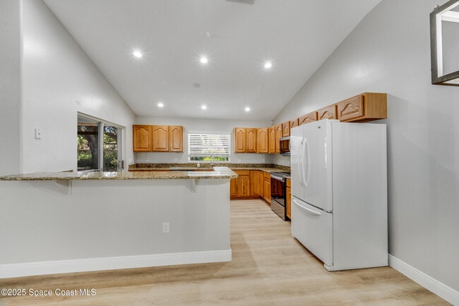 Building Photo - 187 Pinta Cir